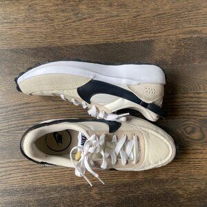 Nike Debut Waffle Shoes Size 9